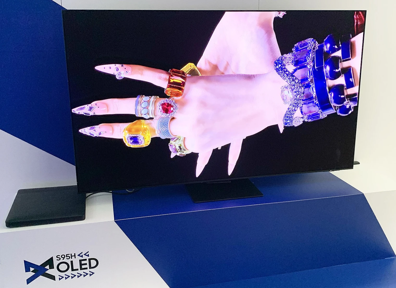 samsung-s95h-tv-oled-ultra-hd-4k-2026-pic-lumineux-2-000-nits-et-puce-nq4-ai-gen-3