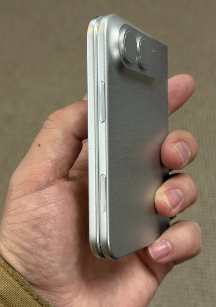 iphone-ultra-prise-en-main-du-pliable-dapple