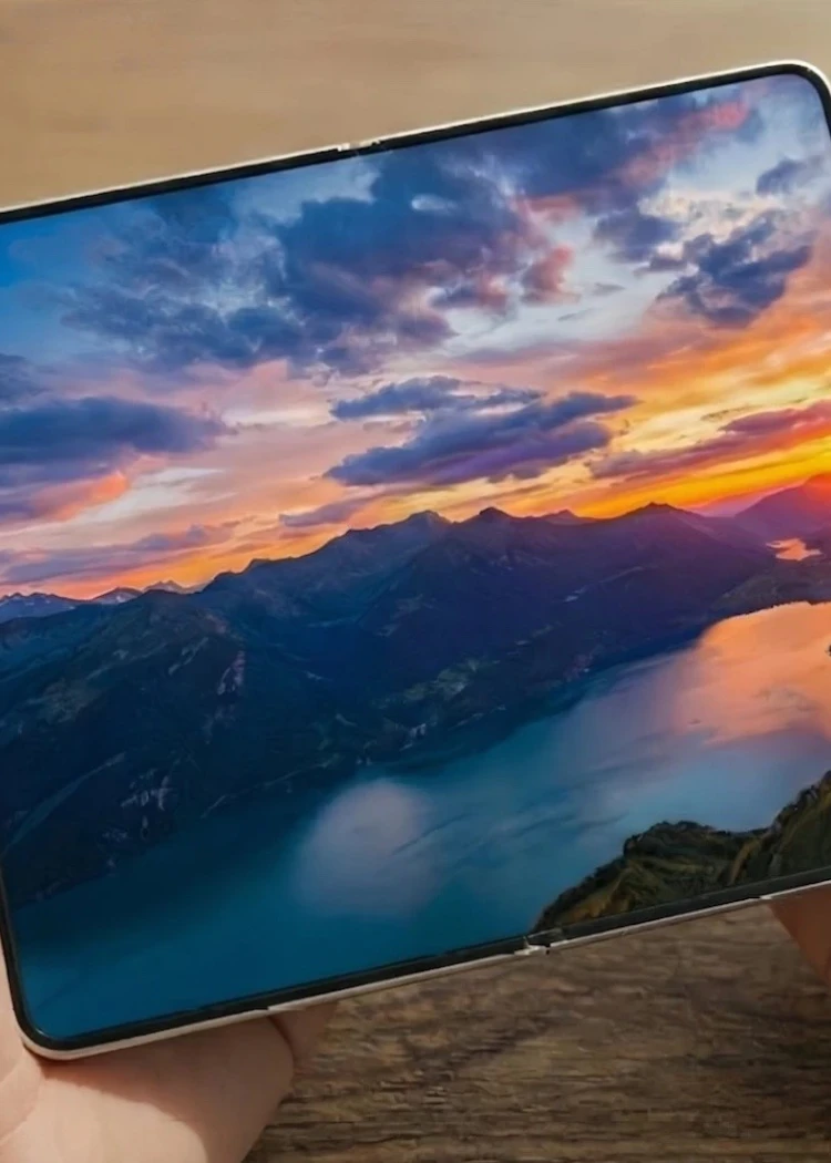 iPhone Ultra Vs Galaxy Z&nbsp;Wide&nbsp;Fold&nbsp;: avantage Samsung&nbsp;?