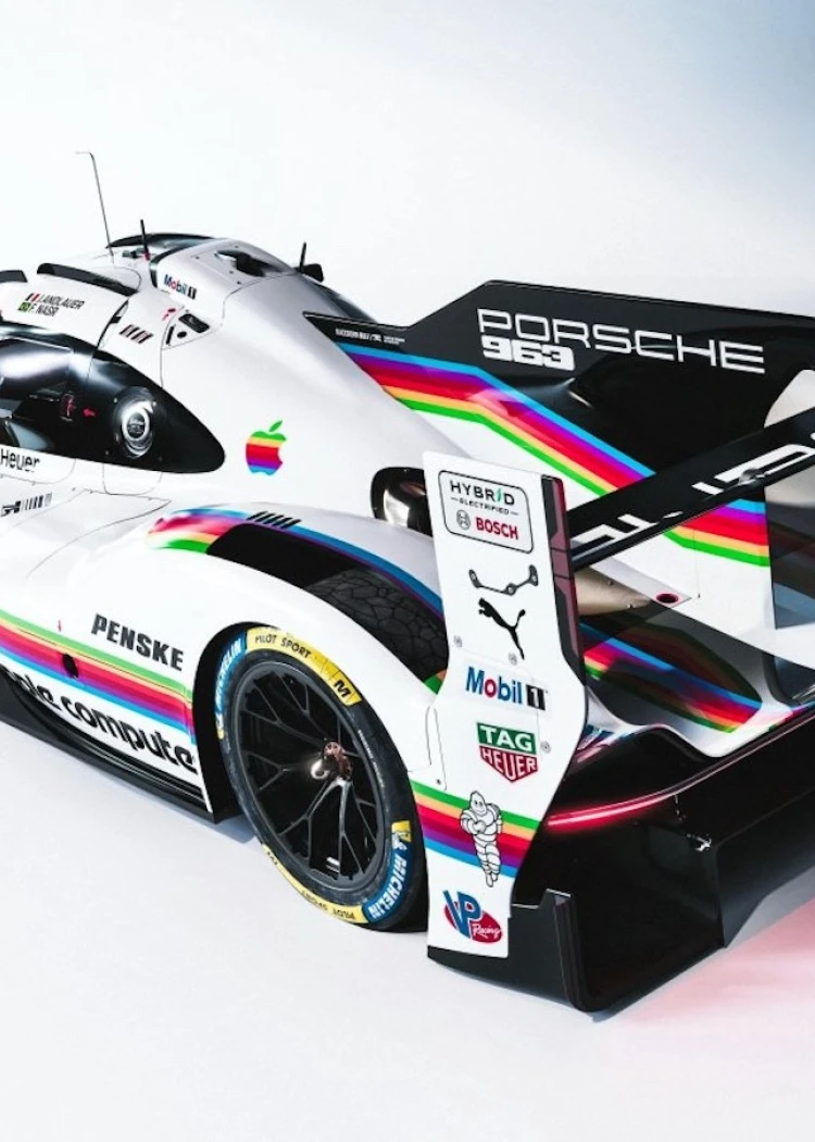 Porsche 963&nbsp;: une livrée arc‑en‑ciel pour les 75&nbsp;ans de Porsche Motorsport et les 50&nbsp;ans&nbsp;d’Apple