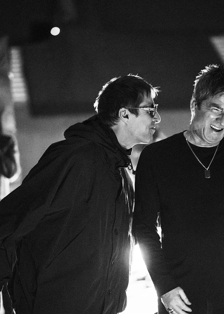 Un doc sur le retour d’Oasis avec une interview de Noel et Liam Gallagher ensemble&nbsp;!