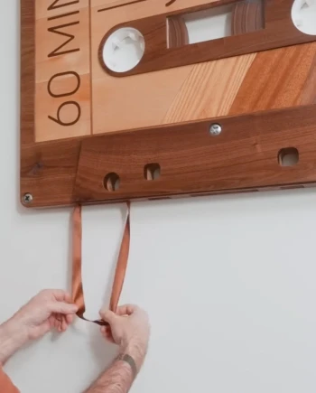 Cassette audio géante en bois&nbsp;: le projet artisanal spectaculaire de&nbsp;David&nbsp;Picciuto