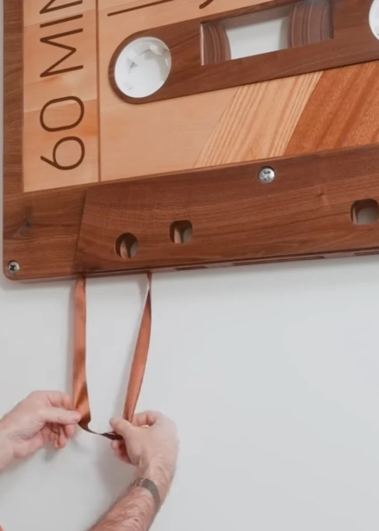 Cassette audio géante en bois&nbsp;: le projet artisanal spectaculaire de&nbsp;David&nbsp;Picciuto