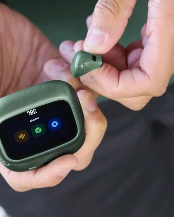 Écouteurs sans-fil JBL Live&nbsp;4&nbsp;: prix, déclinaisons et nouveautés de la gamme avec boîtier tactile&nbsp;intelligent