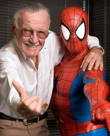 Stan Lee ressuscité. Merci&nbsp;l’IA&nbsp;?
