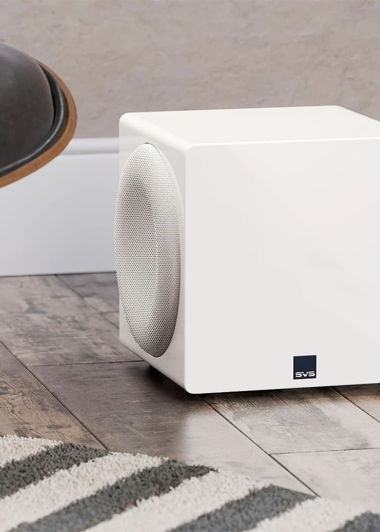 Caisson de basses SVS 3000 Micro RlEvolution&nbsp;: 1&nbsp;200&nbsp;W dans&nbsp;un&nbsp;cube
