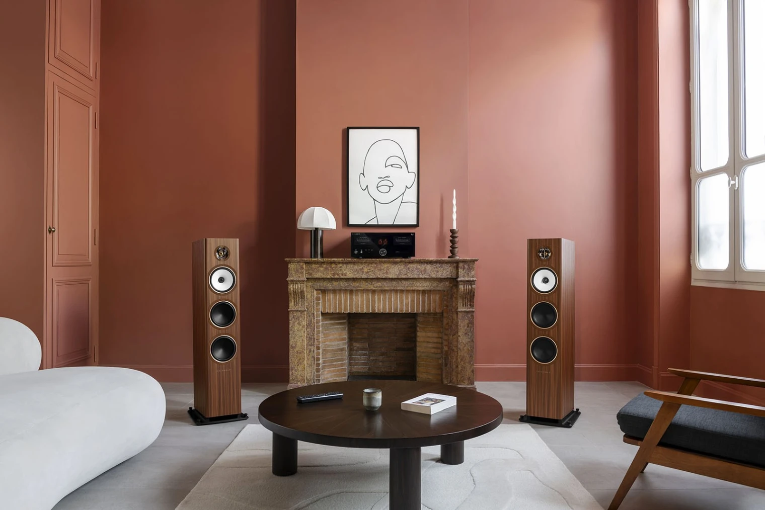 triangle-solstice-nouvelle-gamme-d-enceintes-hi-fi-et-home-cinema-heritiere-de-la-serie-esprit