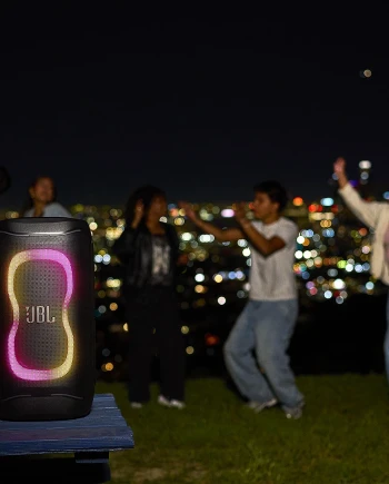 JBL PartyBox 130 et 330&nbsp;: les nouvelles enceintes festives passent au Bluetooth&nbsp;6.0, Auracast&nbsp;et&nbsp;IA