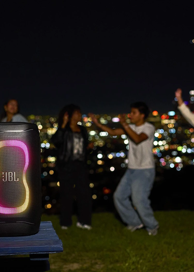 JBL PartyBox 130 et 330&nbsp;: les nouvelles enceintes festives passent au Bluetooth&nbsp;6.0, Auracast&nbsp;et&nbsp;IA