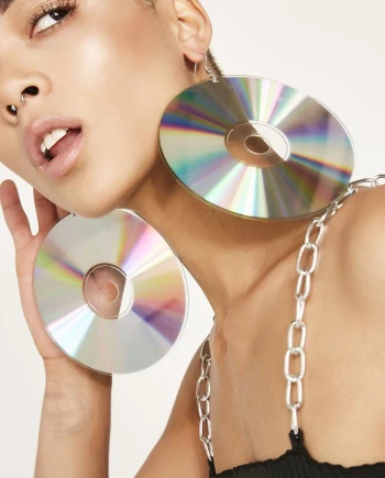 Ventes de CD audio&nbsp;: hausse spectaculaire de +16 % aux États‑Unis portée par la&nbsp;Génération&nbsp;Z