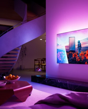 TV Philips OLED851&nbsp;: P5 AI Gen&nbsp;10, dalle Oled EX extra‑lumineuse et Ambilight&nbsp;AmbiScape