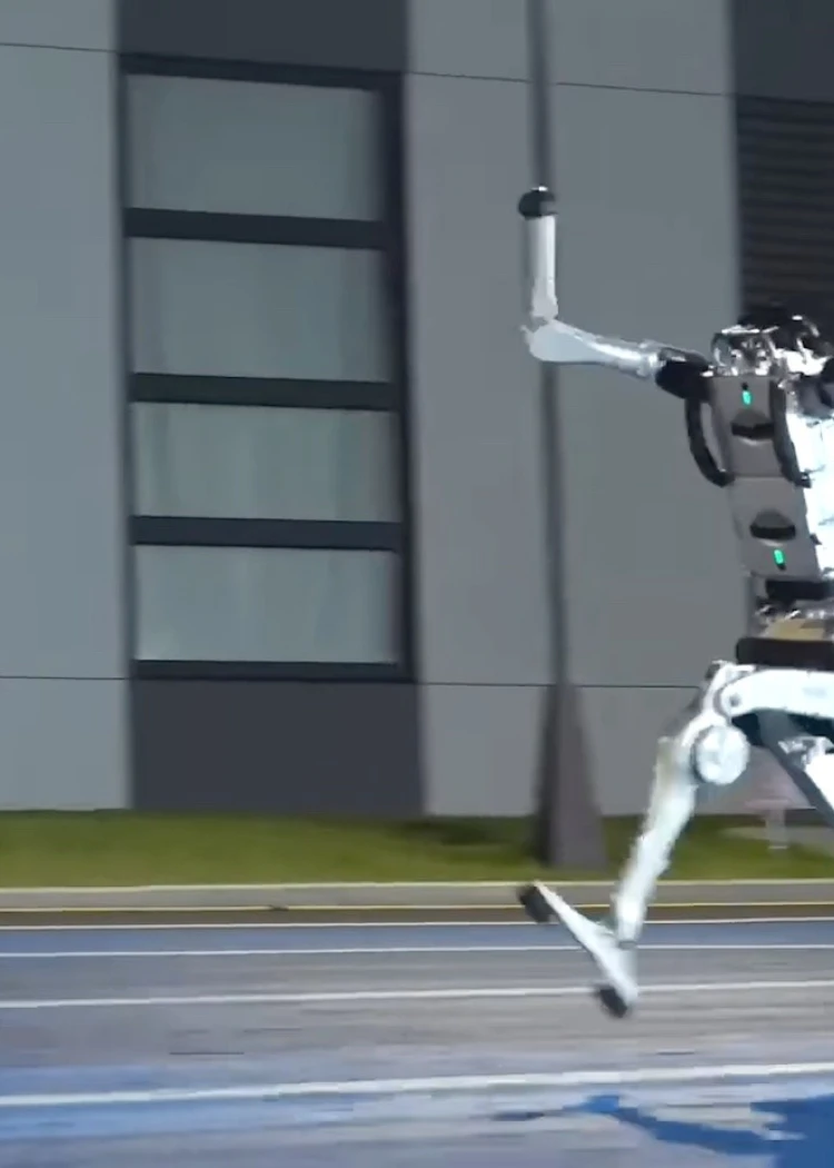 Robots humanoïdes&nbsp;: comment un robot chinois pulvérise‑t‑il le record de vitesse d'Usain&nbsp;Bolt&nbsp;?