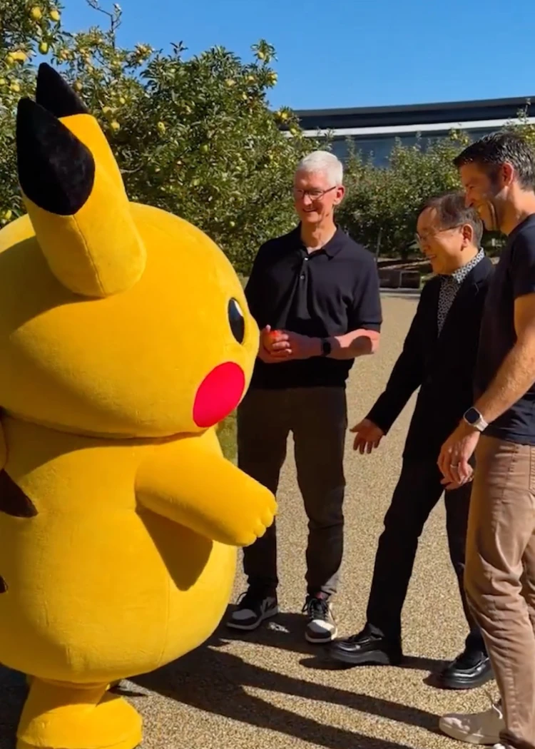 Mais que fait Pikachu avec Tim Cook au&nbsp;QG&nbsp;d’Apple&nbsp;?