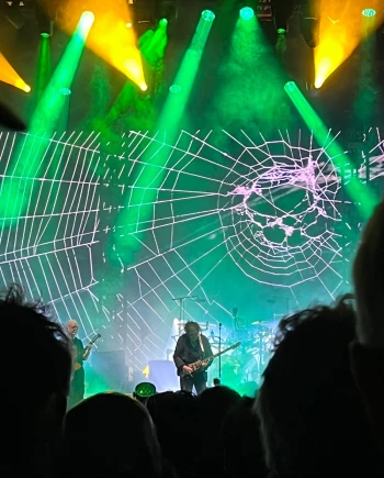 The Cure propulse Bordeaux sur&nbsp;la&nbsp;Lune