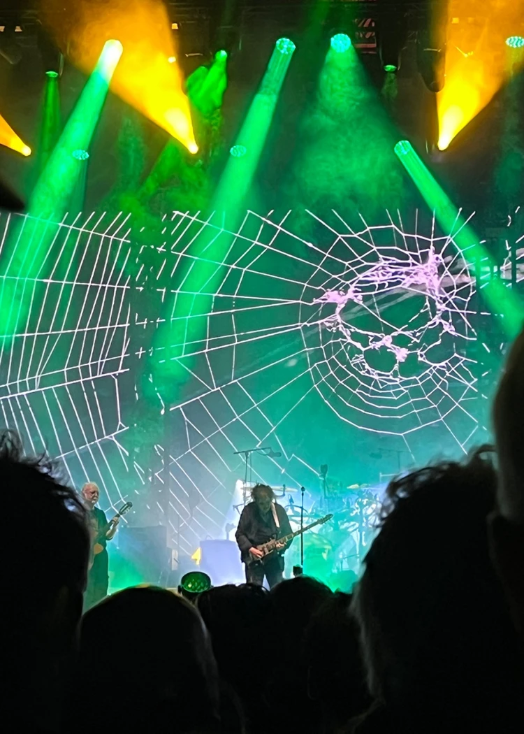 The Cure propulse Bordeaux sur&nbsp;la&nbsp;Lune