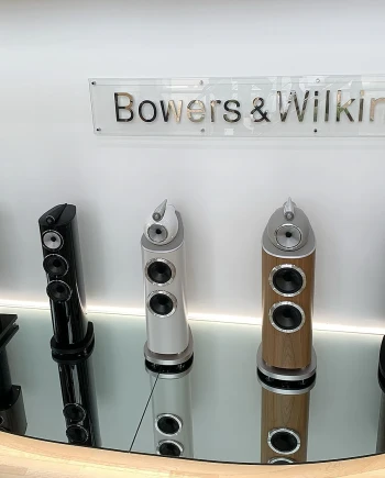 Bowers &amp; Wilkins 800 Series Diamond D5&nbsp;: reportage au cœur de l'usine anglaise et secrets de&nbsp;fabrication