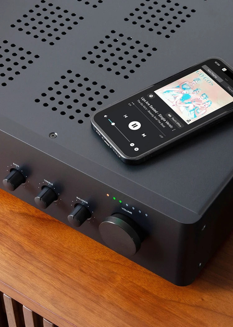 Nad C 359S&nbsp;: l'amplificateur stéréo connecté, Class&nbsp;AB et streaming&nbsp;BluOS