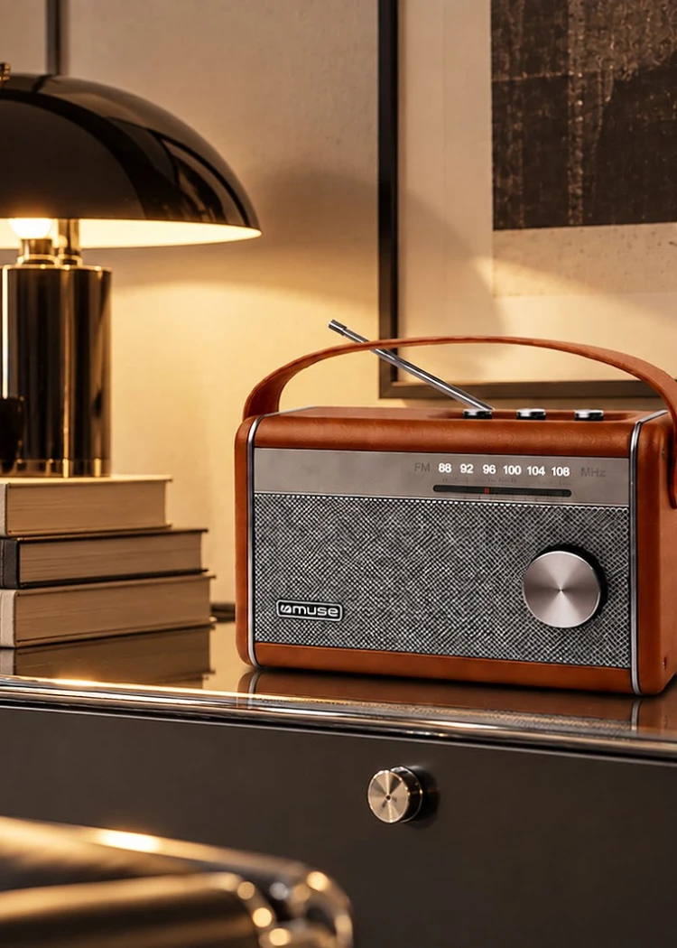 Muse M‑098&nbsp;: le transistor vintage passe au&nbsp;Bluetooth