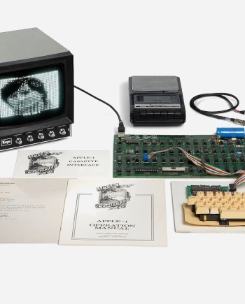Vente aux enchères Apple&nbsp;1&nbsp;: un exemplaire rarissime de 1976 s'envole à plus de 1,1&nbsp;million de&nbsp;dollars