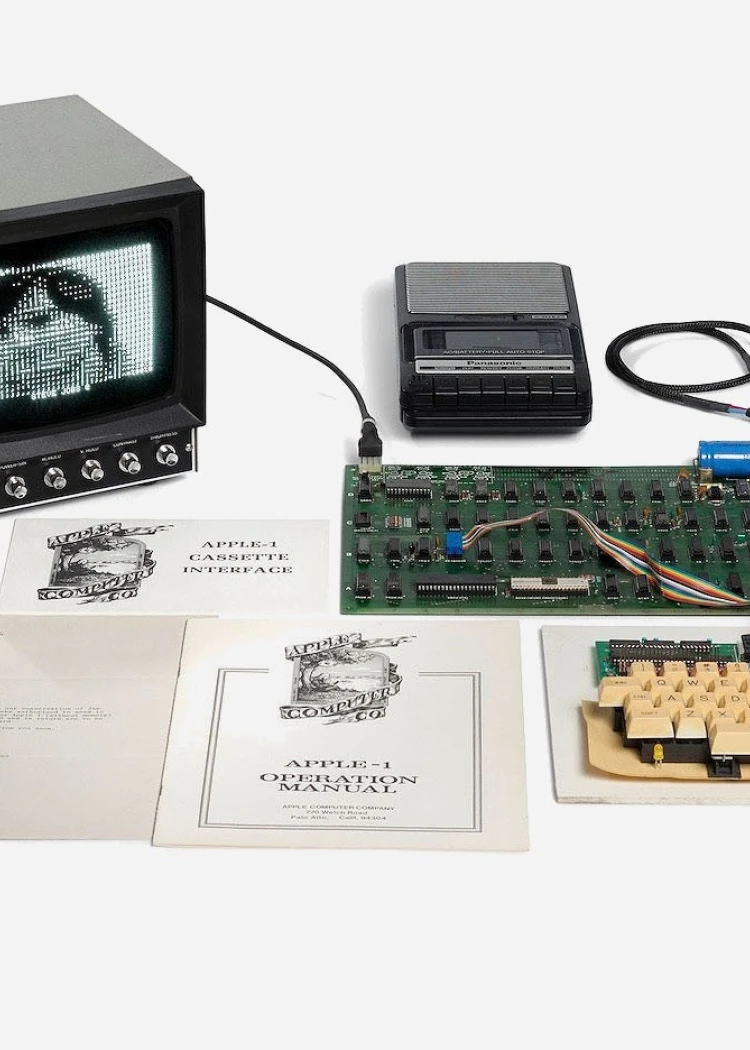Vente aux enchères Apple&nbsp;1&nbsp;: un exemplaire rarissime de 1976 s'envole à plus de 1,1&nbsp;million de&nbsp;dollars