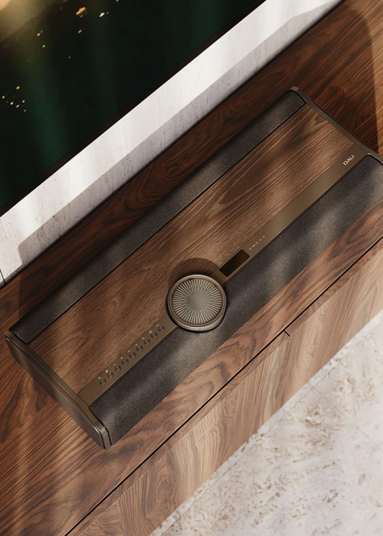 Dali Vega&nbsp;: enceinte Hi‑Fi sans‑fil tout‑en‑un 400&nbsp;W avec BluOS, HDMI ARC et son&nbsp;adaptatif&nbsp;ASE