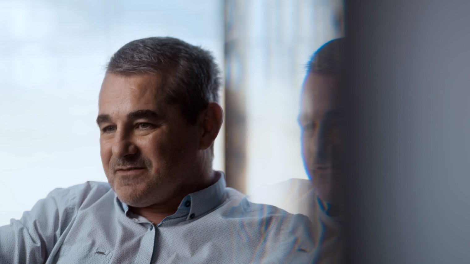 Éric Chabrière, nommé depuis 2014 à l’Institut universitaire de France, il est spécialiste en biochimie et biologie structurale. Il dirige la plateforme d’analyse biochimique et protéomique. Il est également professeur à l’Université Aix-Marseille © HBO Max