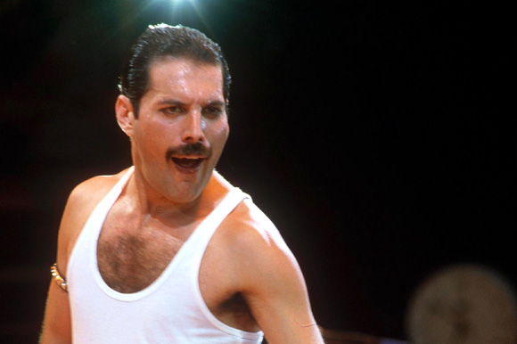 Freddie Mercury : the Great Pretender