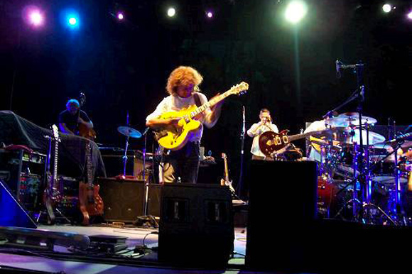Pat Metheny Group : We Live Here - Live in Japan