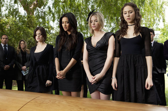 Pretty Little Liars saison 2