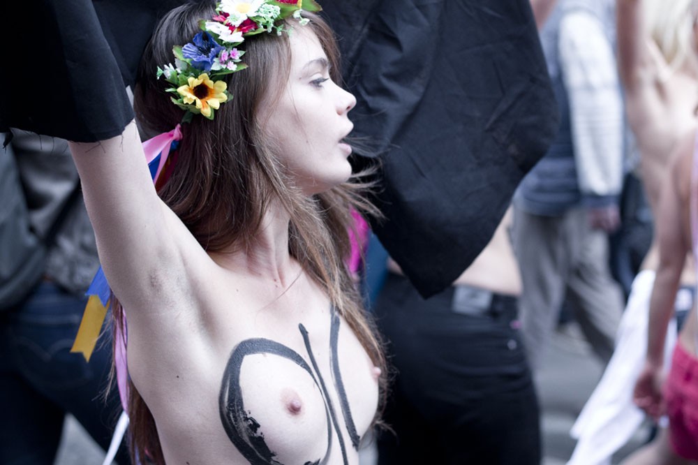 Naked War - Les Femen mises à nu(es)