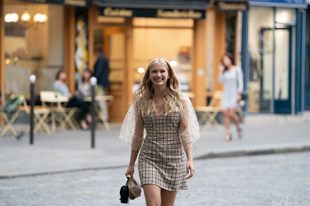 Emily in Paris (2020) 